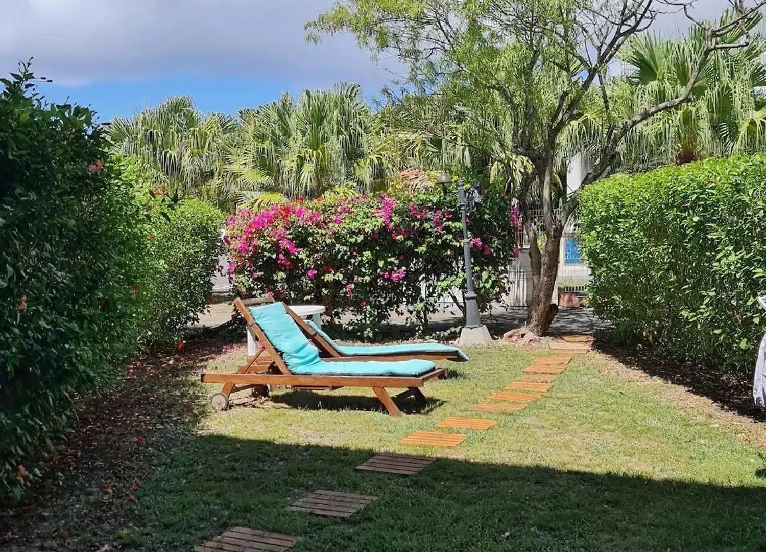 Studio avec piscine partagee jardin clos et wifi a Saint Francois a 1 km de la plage